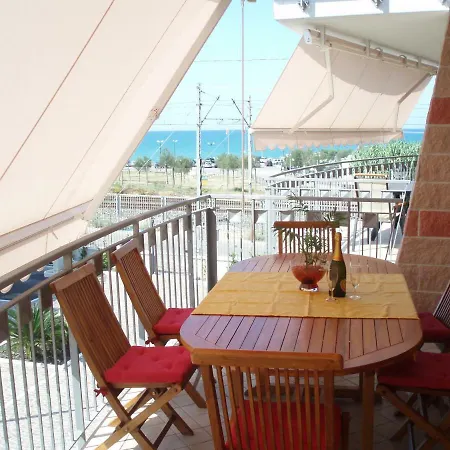 Lido Delle Farfalle Апартаменты *