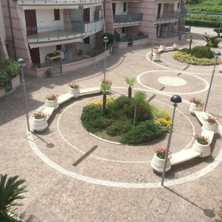 Lido Delle Farfalle Apartment